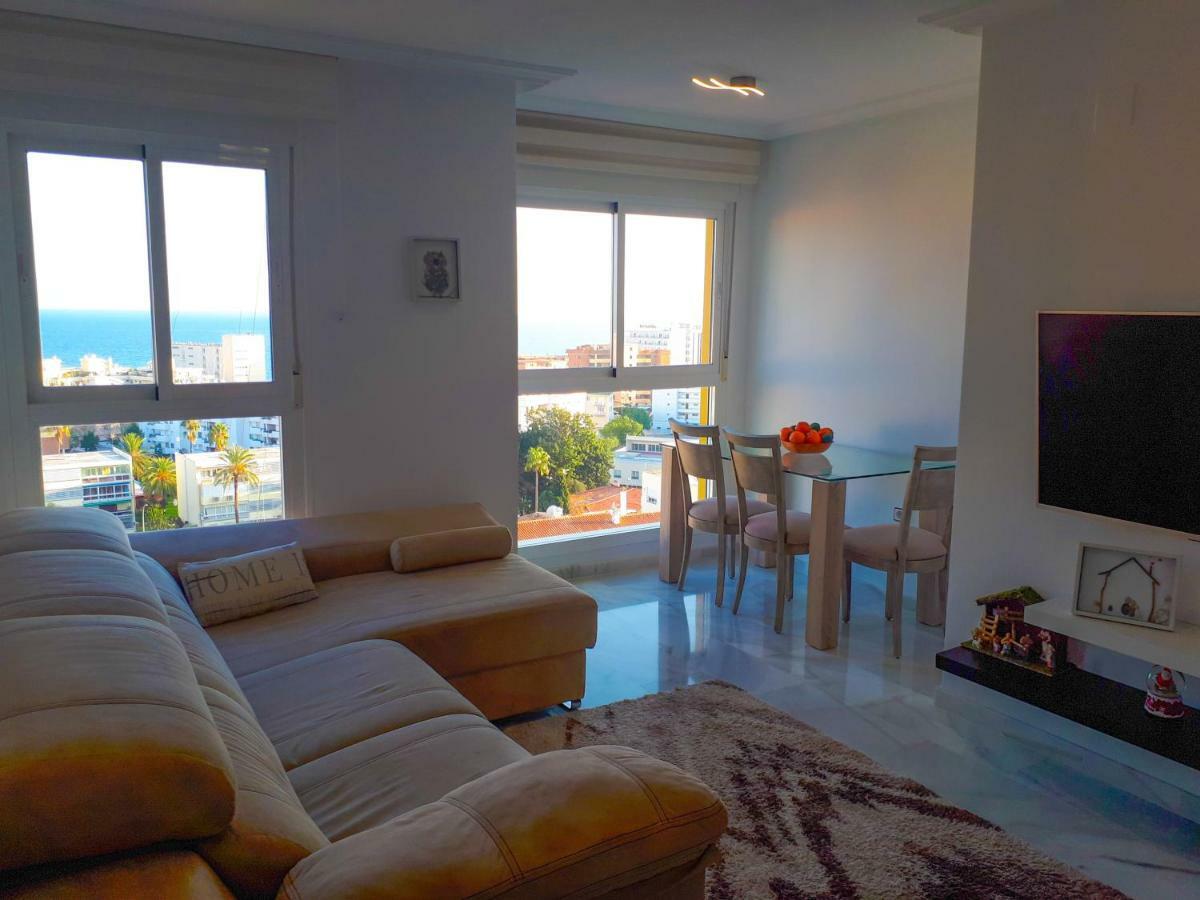 Apartmán Atico Duplex Con Vistas Al Mar. Dos Plazas De Garaje Torremolinos Exteriér fotografie